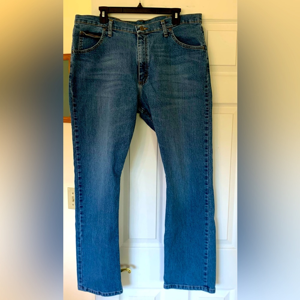 Wrangler Men's ‎ Premium Relaxed Fit Jeans- Sz 38x32